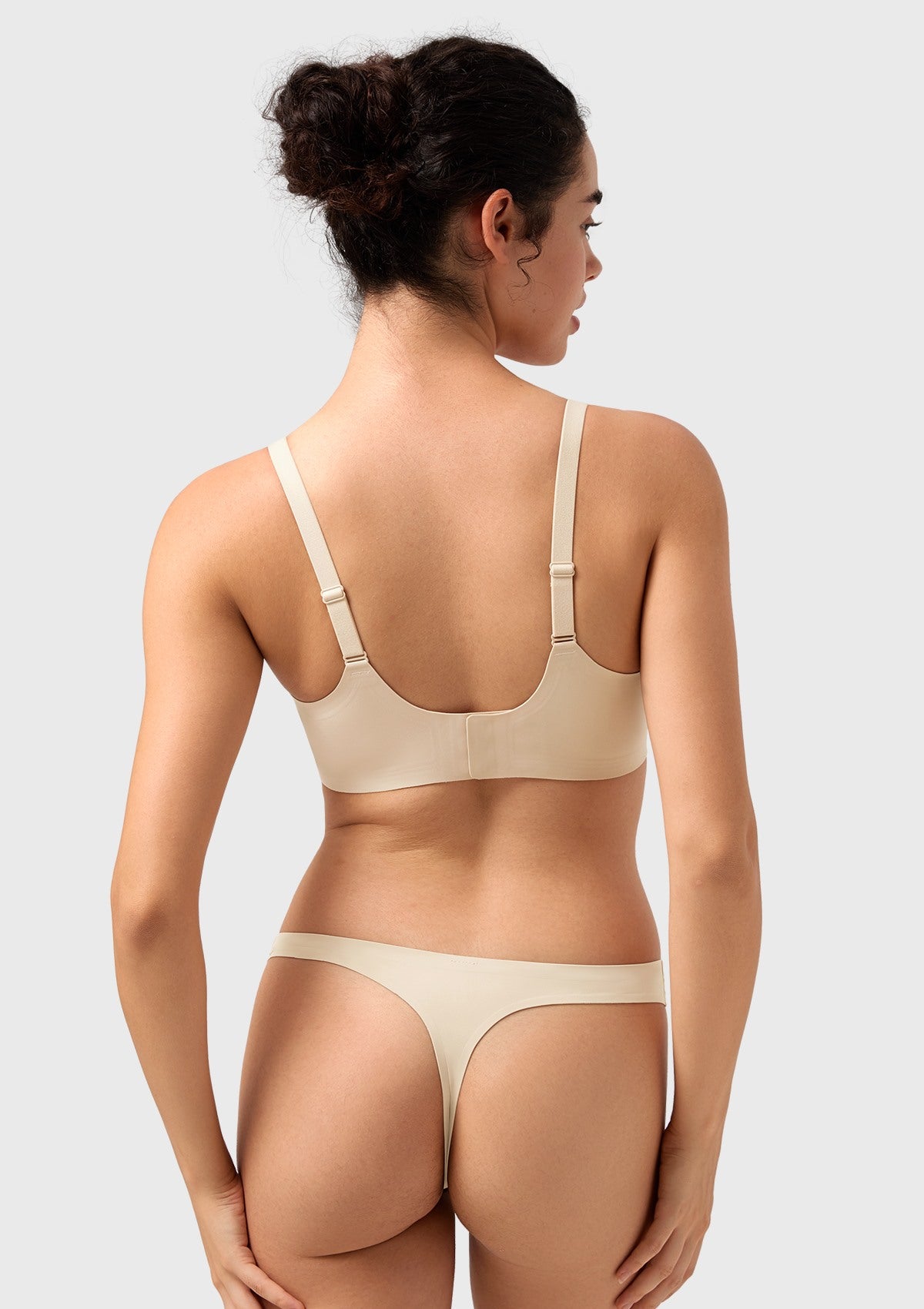 Songful All Day Comfort Petal-shaped V Neckline Wireless Buttery Soft Seamless Full Coverage Wirefree T-shirt Bra - HSIA