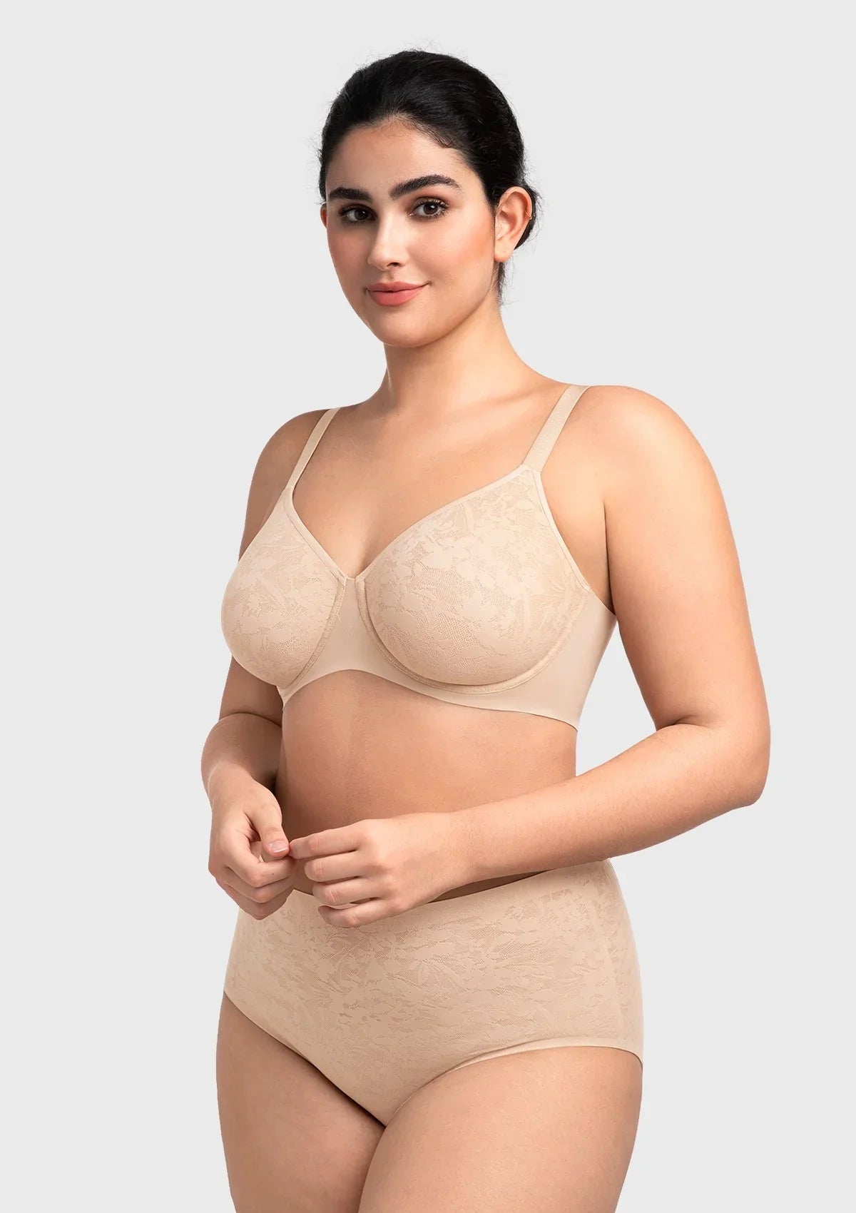 45-degree angle of the nude seamless molded cup bra, featuring soft wider side wings for gentle side support and smoothing.
